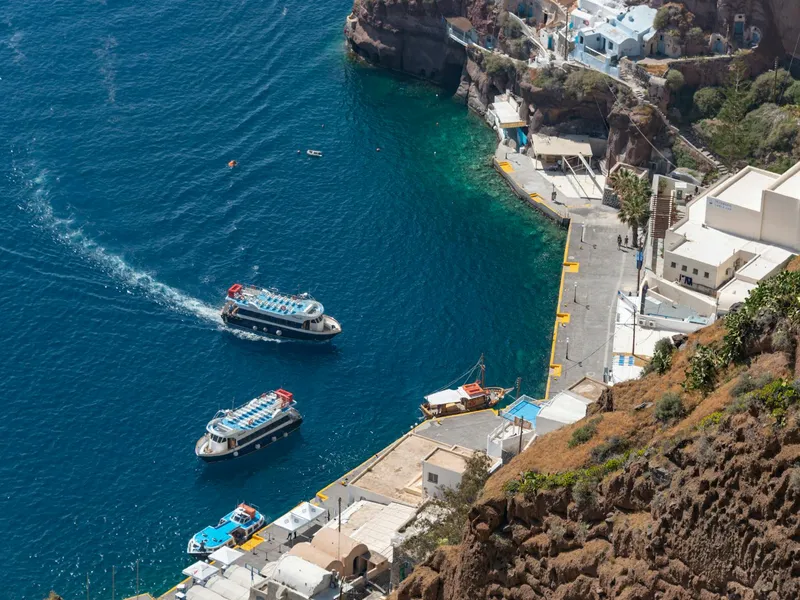 Santorini (Fira), Griekenland - reisfoto door Diego F. Parra